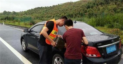 西乌珠穆沁旗永福道路救援